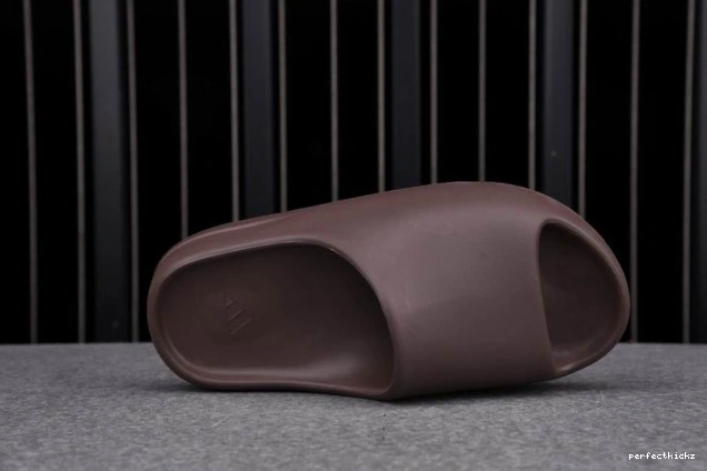 G55495 Yeezy Adidas Soot Slide 0730